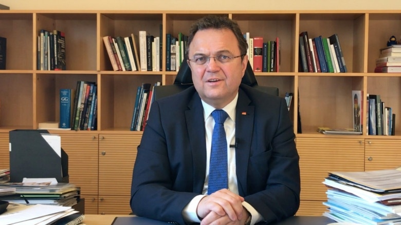 Kommentar von Hans-Peter Friedrich zum UN-Migrationspakt. Kommentar von Hans-Peter Friedrich zum UN-Migrationspakt.