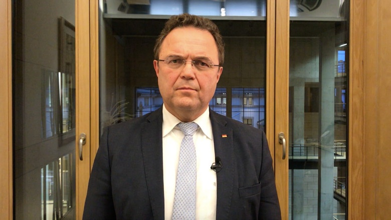 Hans-Peter Friedrich zum Thema "Neuaufstellung der SPD" Hans-Peter Friedrich zum Thema "Neuaufstellung der SPD"