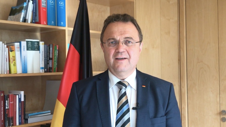 4 Fragen - 4 Antworten zum geplanten Masernschutzgesetz 4 Fragen - 4 Antworten zum geplanten Masernschutzgesetz