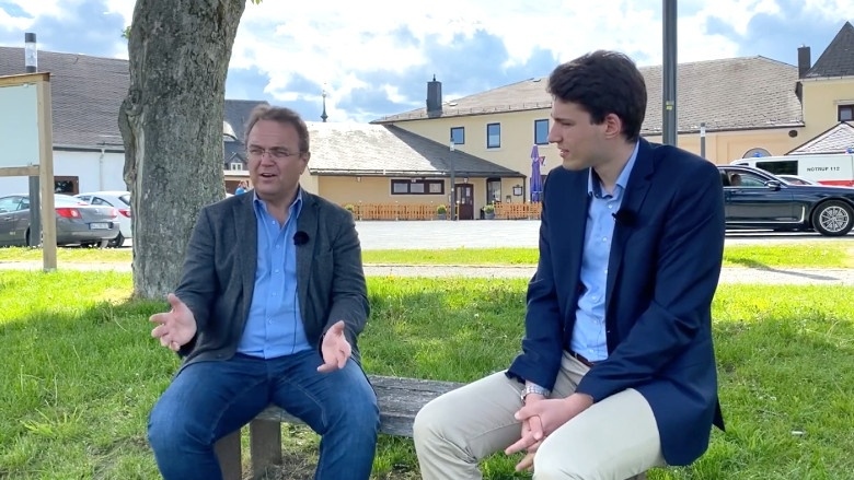 Dr. Hans-Peter Friedrich im Gespräch mit Kristan von Waldenfels, Erster Bürgermeister der Stadt Lichtenberg