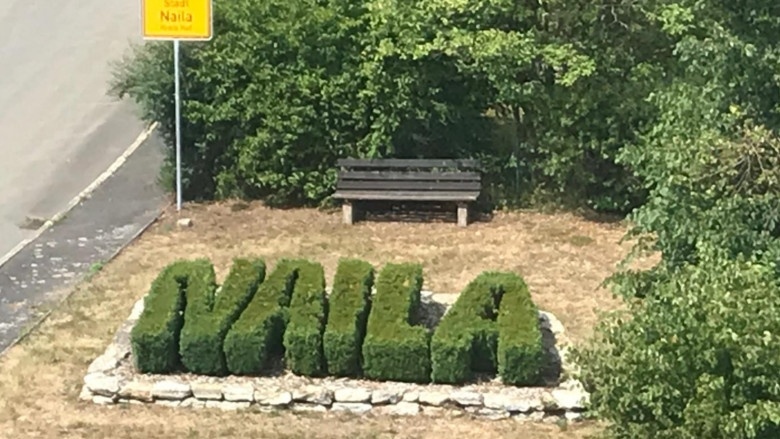 Impressionen aus dem Wahlkreis, Bodenbeet mit Schriftzug Naila, der Heimatstadt von Hans-Peter Friedrich
