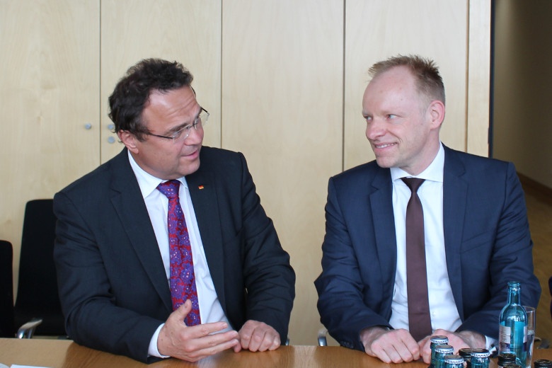Hans-Peter Friedrich und ifo-Präsident Prof. Clemens Fuest