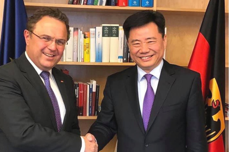 Herzlich willkommen in Berlin! Antrittsbesuch des Botschafters der Volksrepublik China, WU Ken.