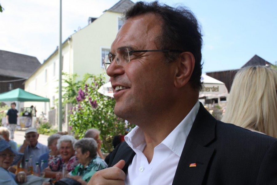 Hans-Peter Friedrich beim Kleinschloppener Musikantenfest
