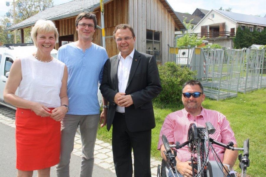 Dank und Glückwunsch den Organisatoren des Kleinschloppener Musikantenfestes