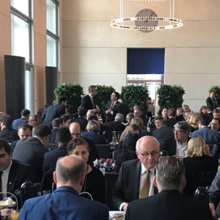 Gemeinsames Frühstück der deutschen und der französischen Parlamentsdelegationen im Reichstagsgebäude in Berlin.