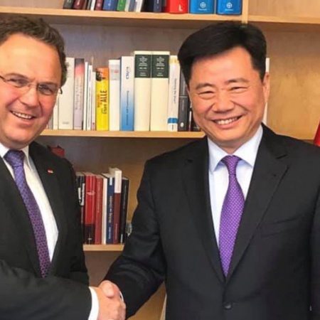 Herzlich willkommen in Berlin! Antrittsbesuch des Botschafters der Volksrepublik China, WU Ken.