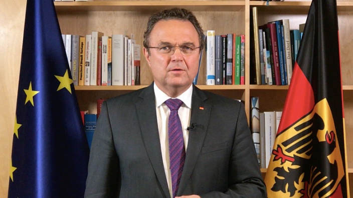 4 Fragen - 4 Antworten zum Thema "Leistungsfähige Verkehrswege"