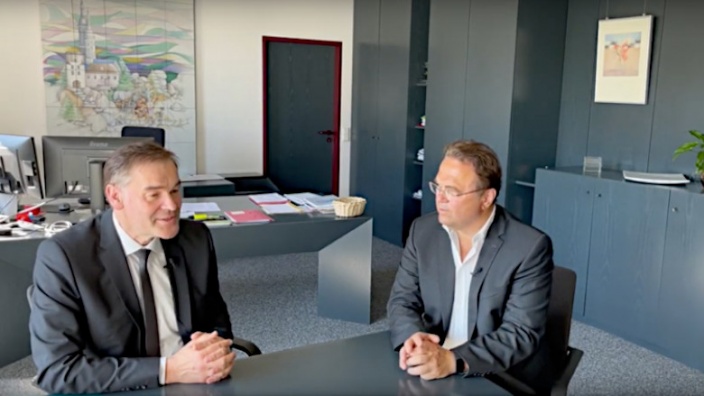 Dr. Hans-Peter Friedrich im Gespräch mit Peter Berek, Landrat des Landkreises Wunsiedel im Fichtelgebirge