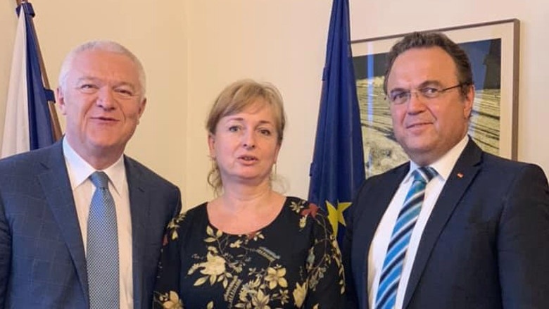 Gedankenaustausch mit dem Fraktionsvorsitzenden der Regierungsfraktion ANO Jaroslav Faltynek und der Abgeordneten Monika Červíčková Gedankenaustausch mit dem Fraktionsvorsitzenden der Regierungsfraktion ANO Jaroslav Faltynek und der Abgeordneten Monika Červíčková